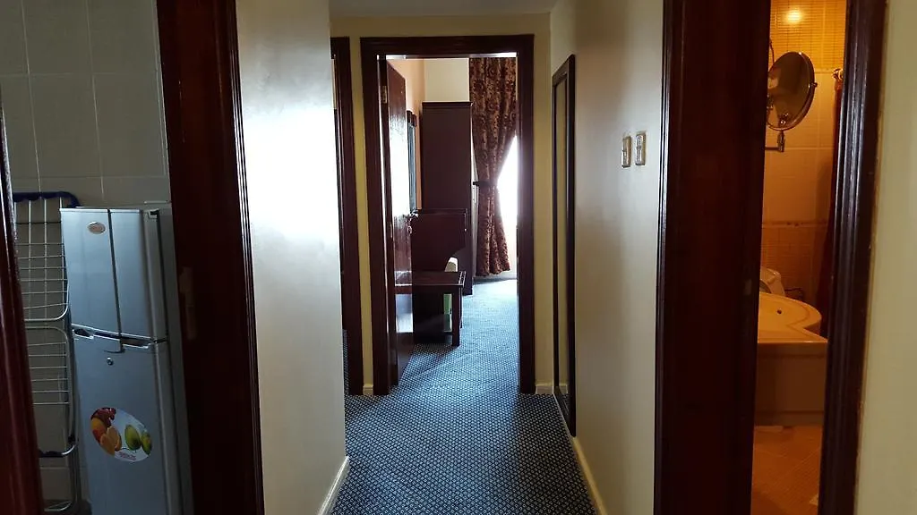 Al Bustan Tower Hotel Suites Шарджа 4*,  ОАЭ