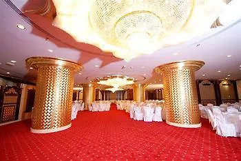 Al Bustan Tower Hotel Suites Шарджа Апарт-отель