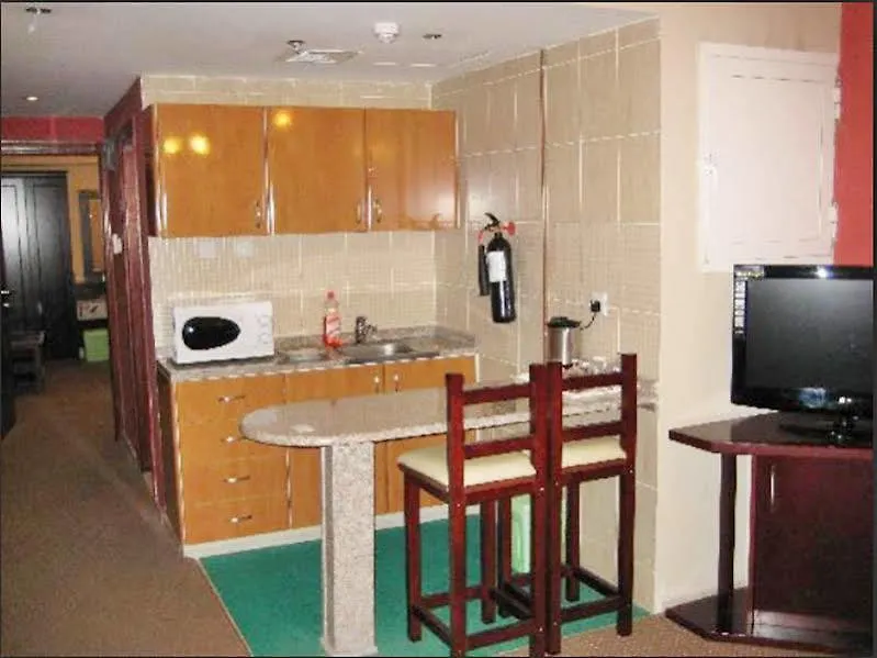 Al Bustan Tower Hotel Suites Шарджа 4*,  ОАЭ