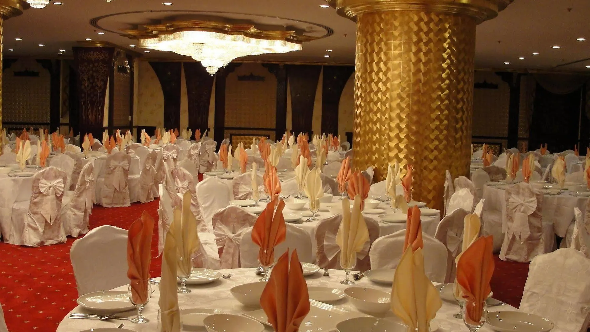 Апарт-отель Al Bustan Tower Hotel Suites Шарджа