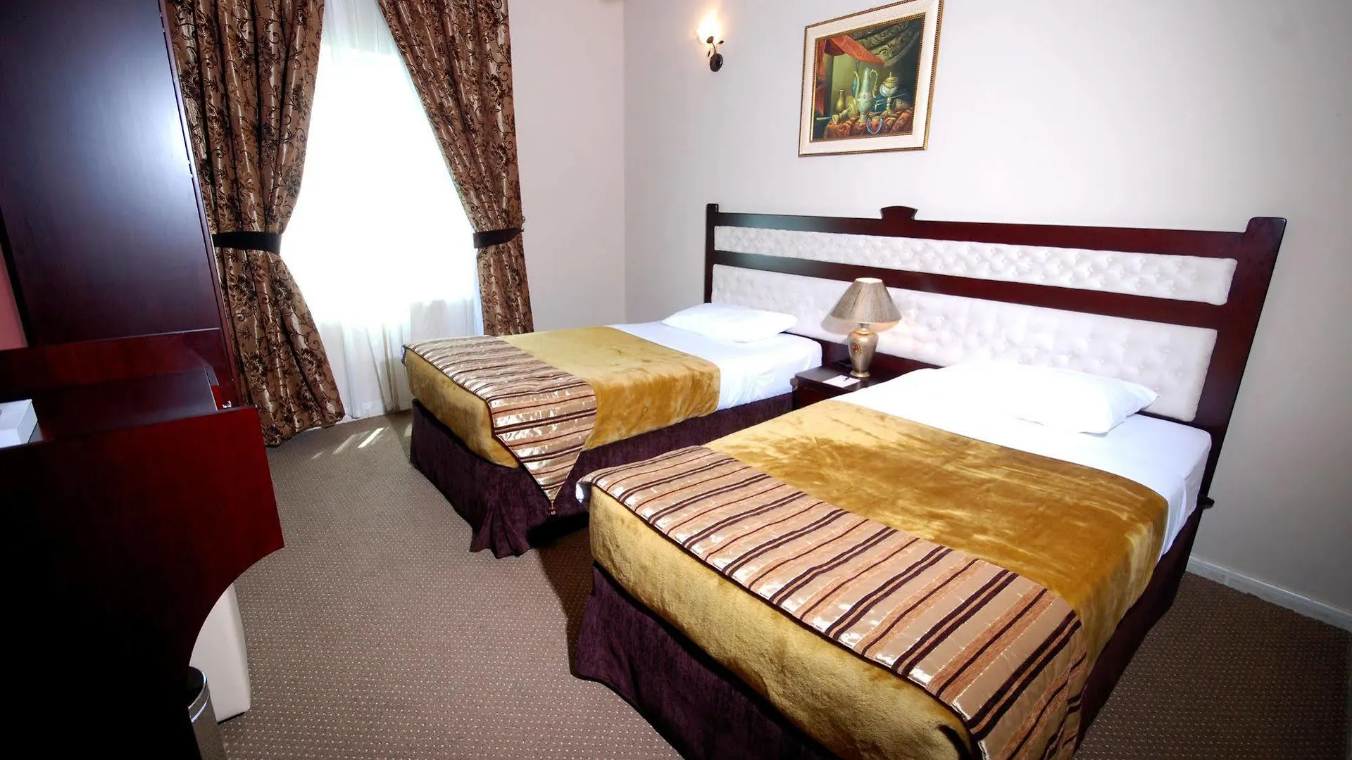Al Bustan Tower Hotel Suites Шарджа