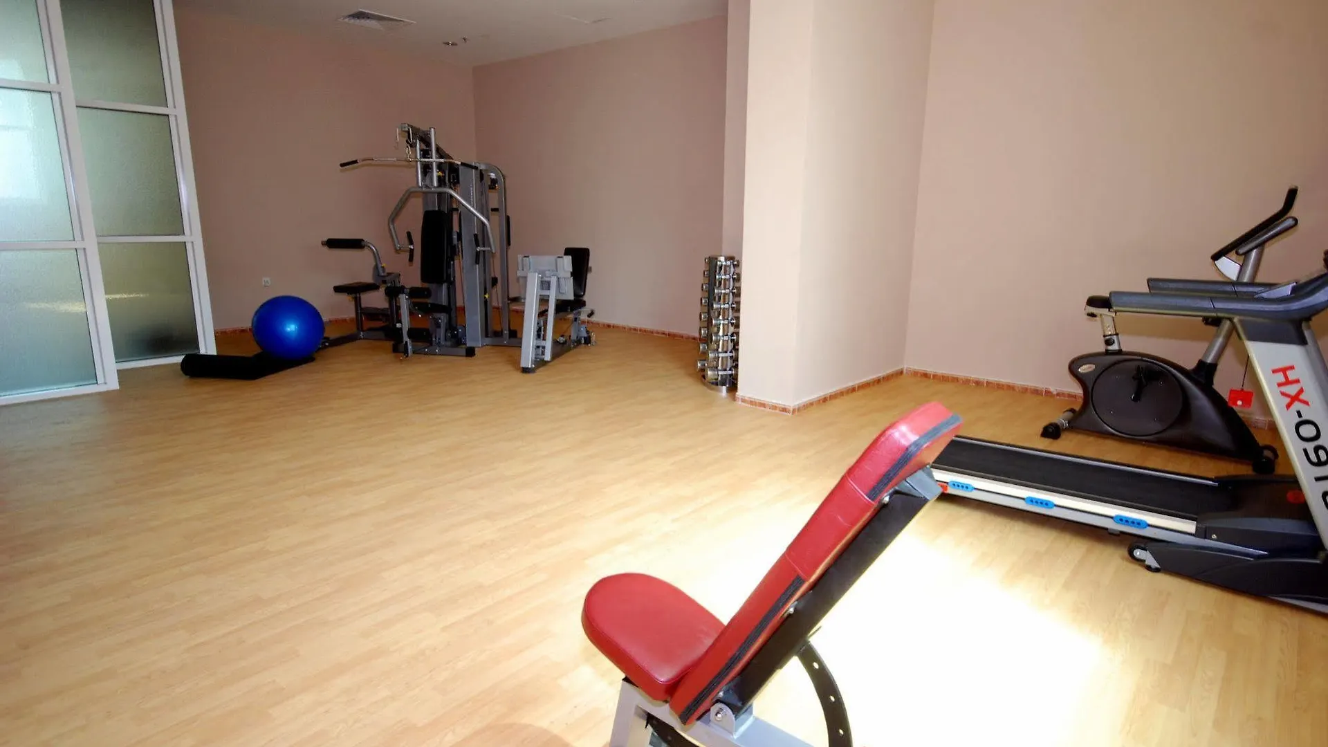 Al Bustan Tower Hotel Suites Шарджа Апарт-отель